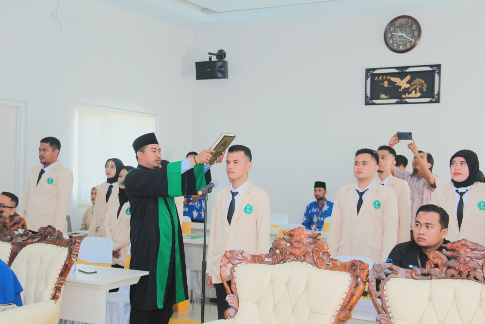 Pengambilan Sumpah Peserta Yudisium AKS